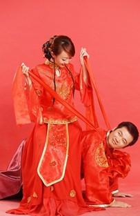 佟丽娅陈思成中式婚礼大曝光 秀一秀我的中式婚纱照